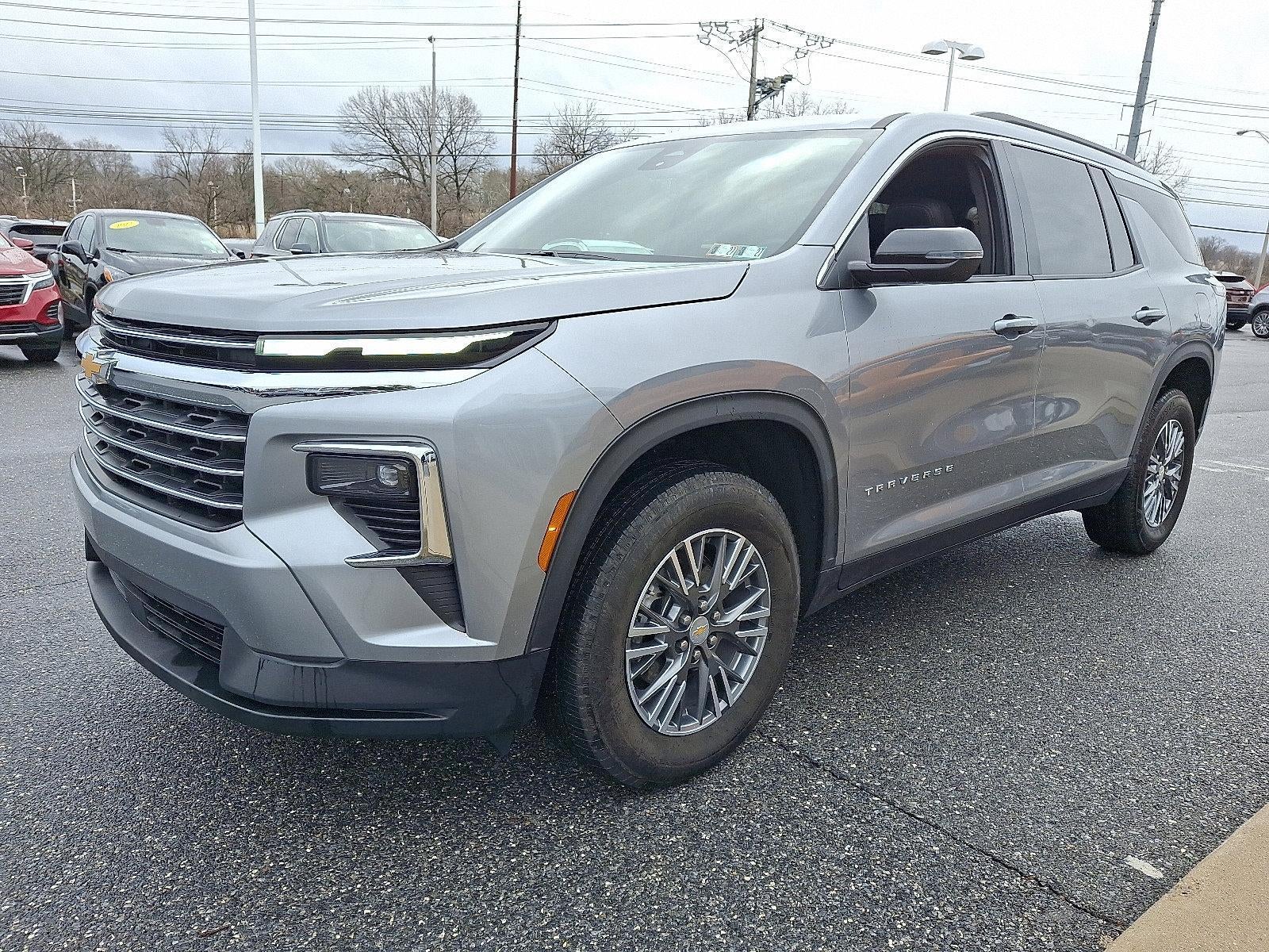 2025 Chevrolet Traverse LT