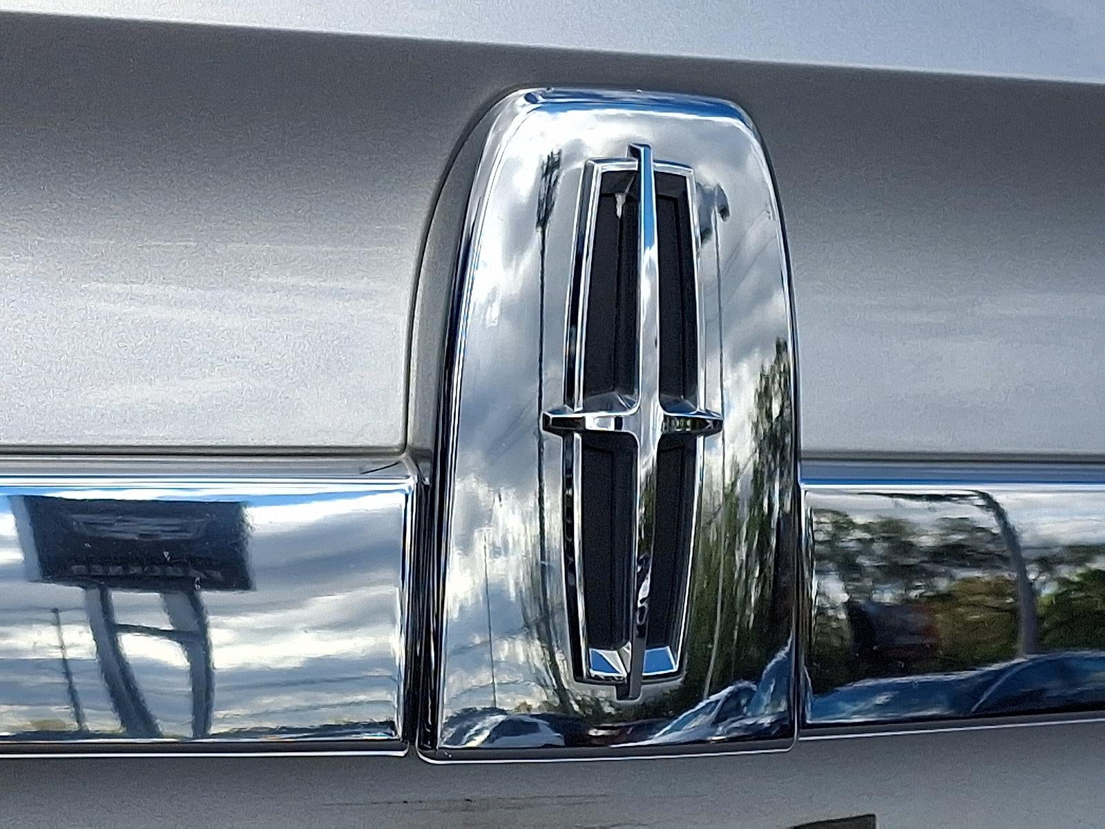2010 Lincoln MKS Base