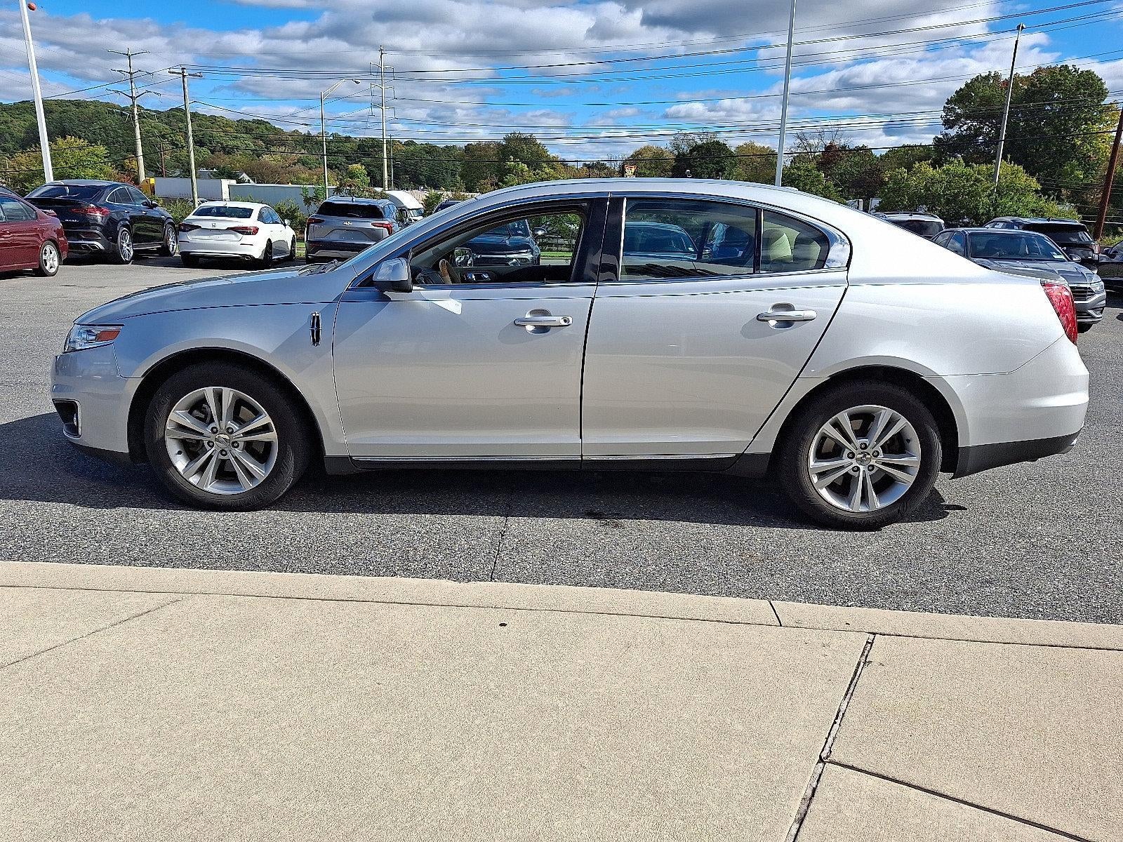 2010 Lincoln MKS Base