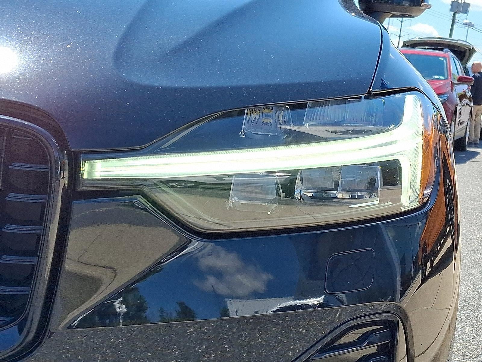 2023 Volvo XC60 B5 Plus Dark Theme