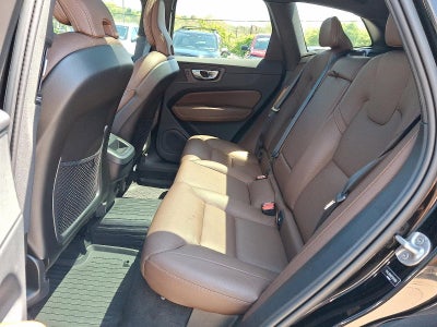 2023 Volvo XC60 B5 Plus Dark Theme