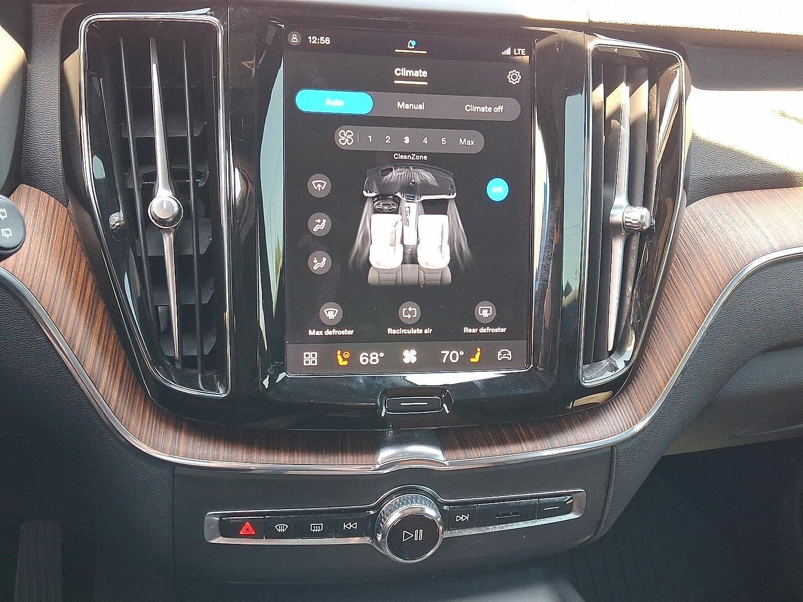 2023 Volvo XC60 B5 Plus Dark Theme
