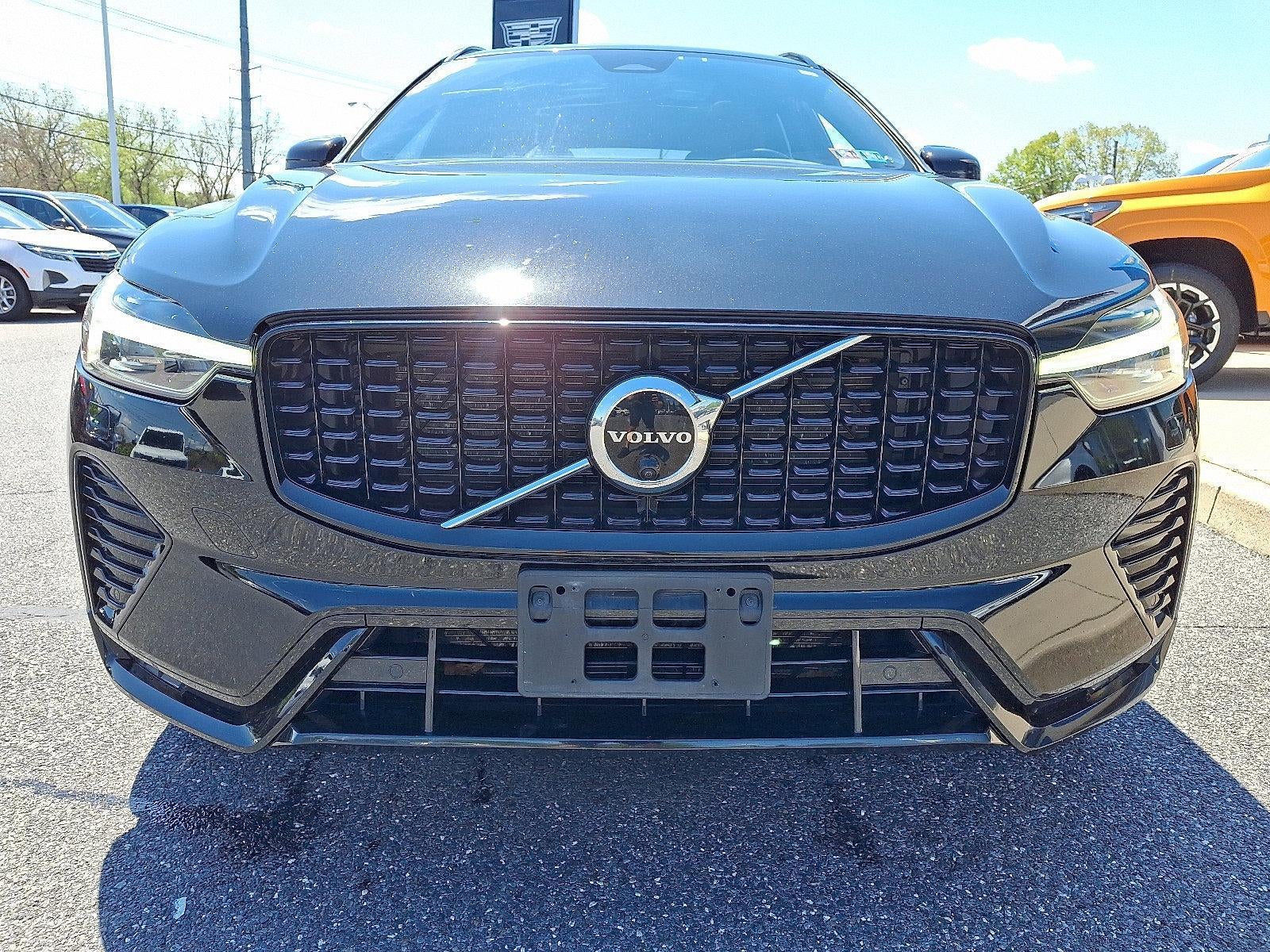 2023 Volvo XC60 B5 Plus Dark Theme