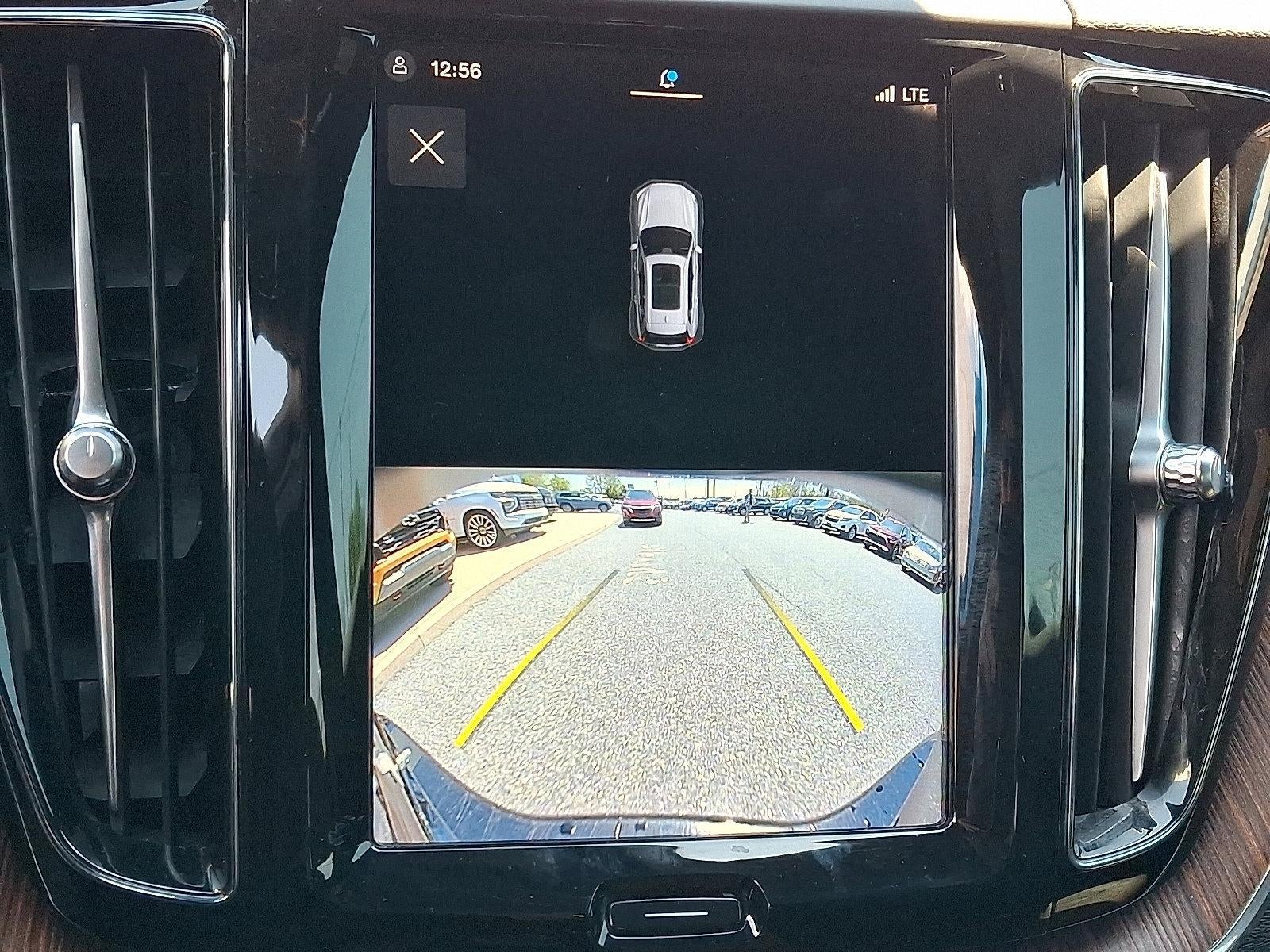 2023 Volvo XC60 B5 Plus Dark Theme