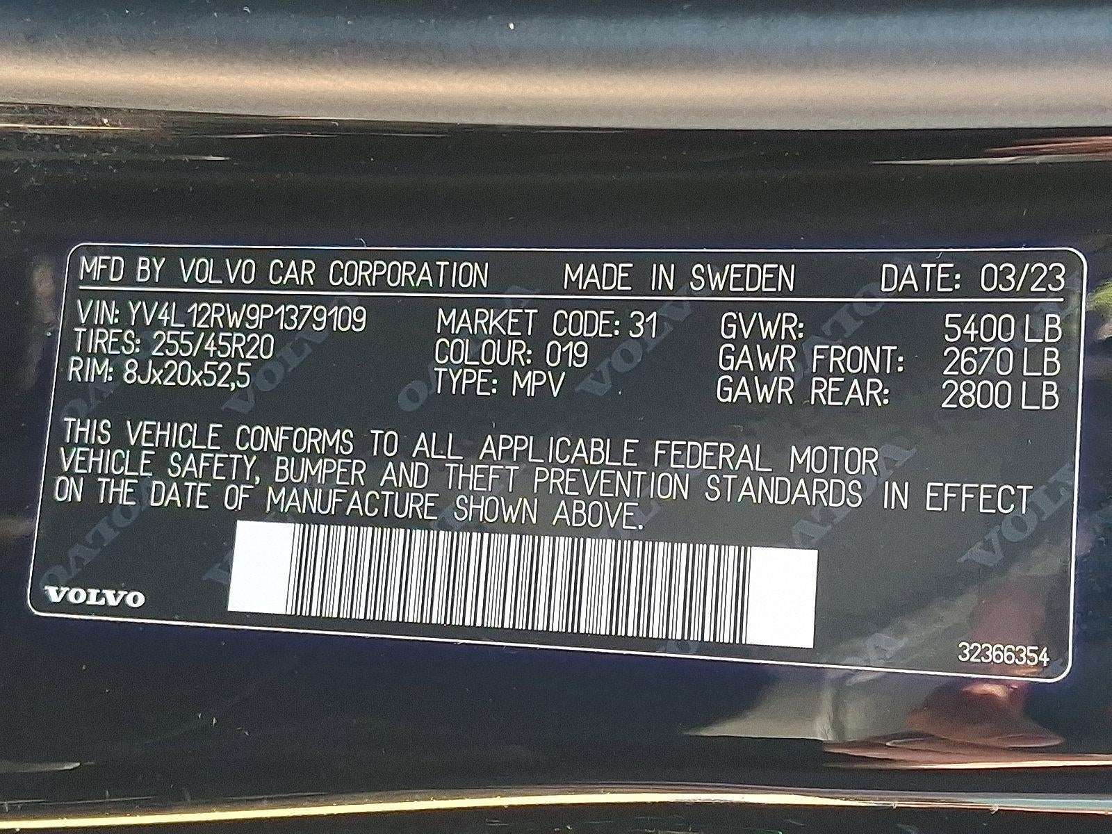 2023 Volvo XC60 B5 Plus Dark Theme