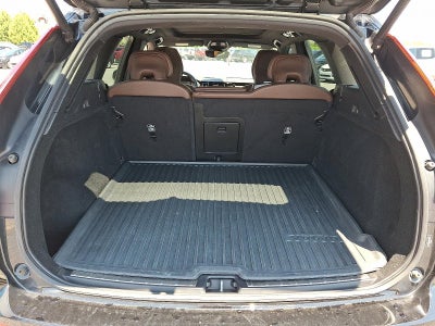 2023 Volvo XC60 B5 Plus Dark Theme