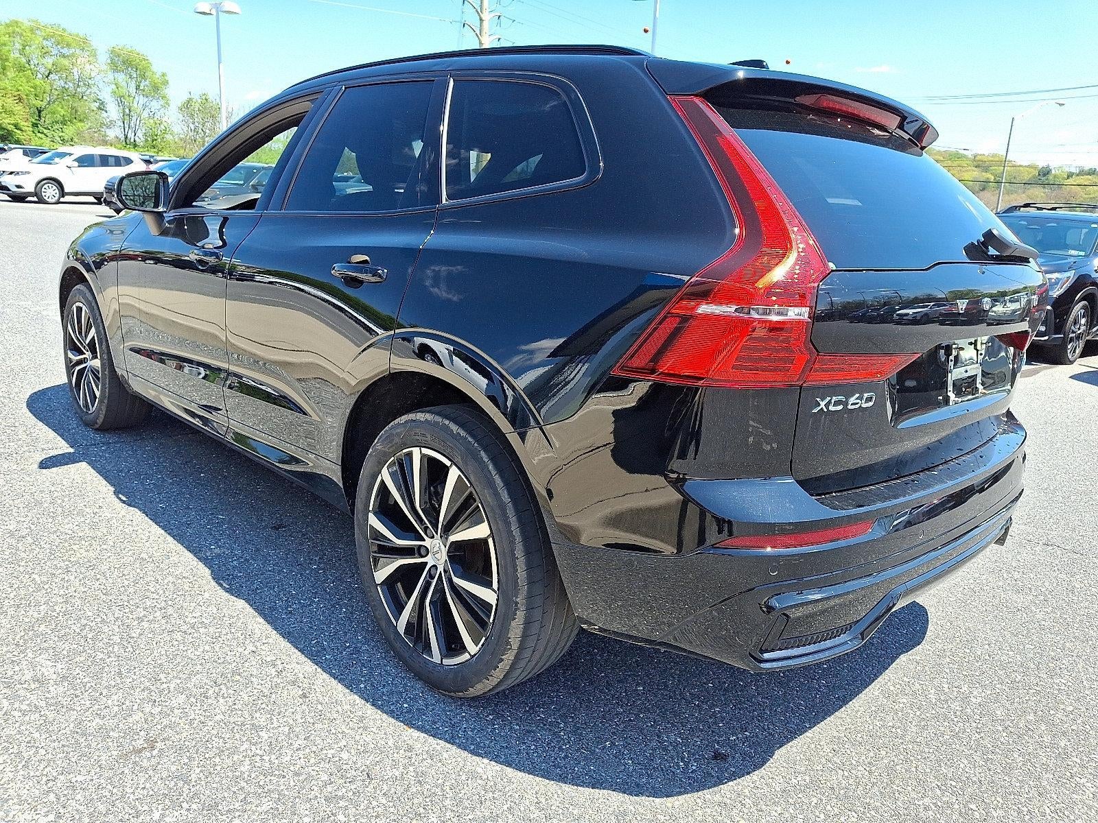 2023 Volvo XC60 B5 Plus Dark Theme
