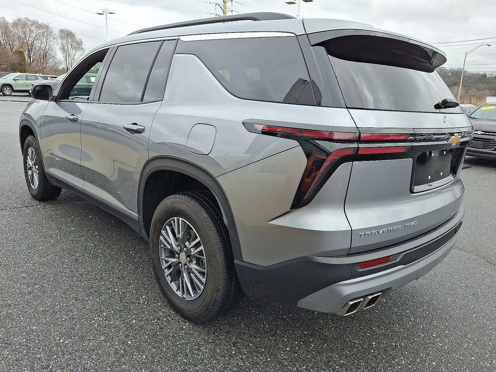 2025 Chevrolet Traverse LT