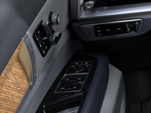 2026 Cadillac VISTIQ AWD 4dr Premium Luxury