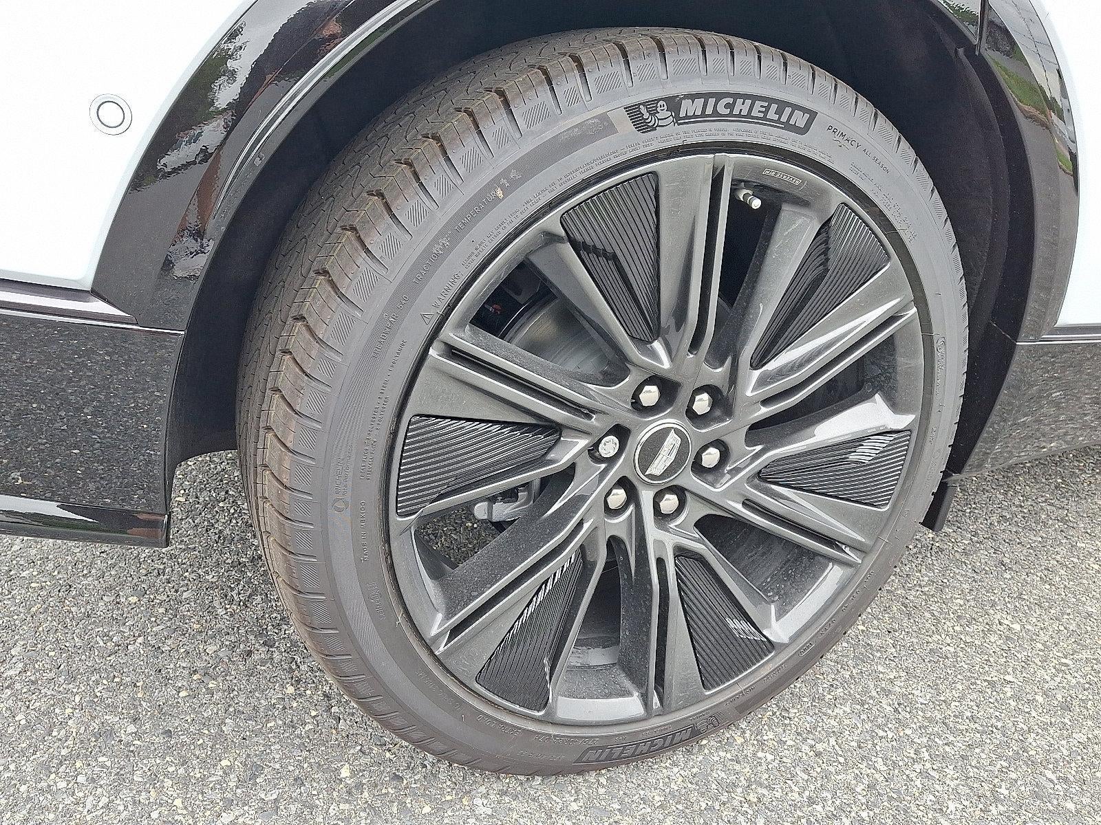2027 Cadillac LYRIQ 4dr Signature Sport