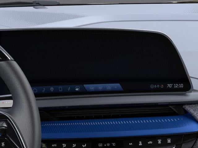 2027 Cadillac OPTIQ 4dr Luxury