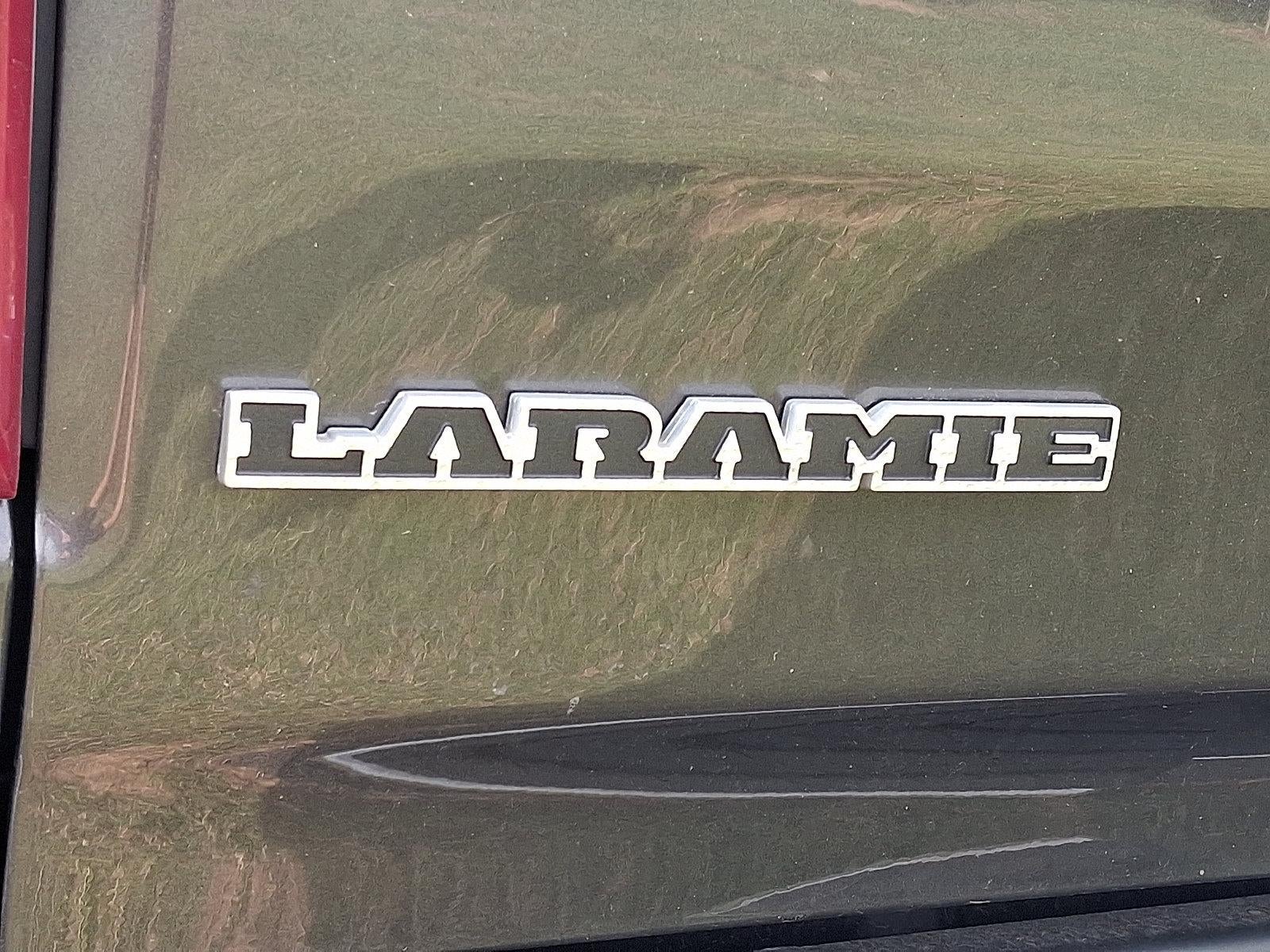 2020 RAM 1500 Laramie 4x4 Crew Cab 5'7" Box