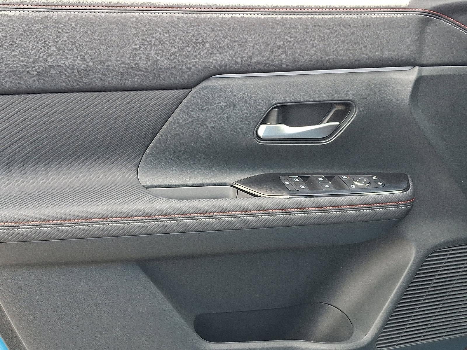 2025 Nissan Kicks SR AWD