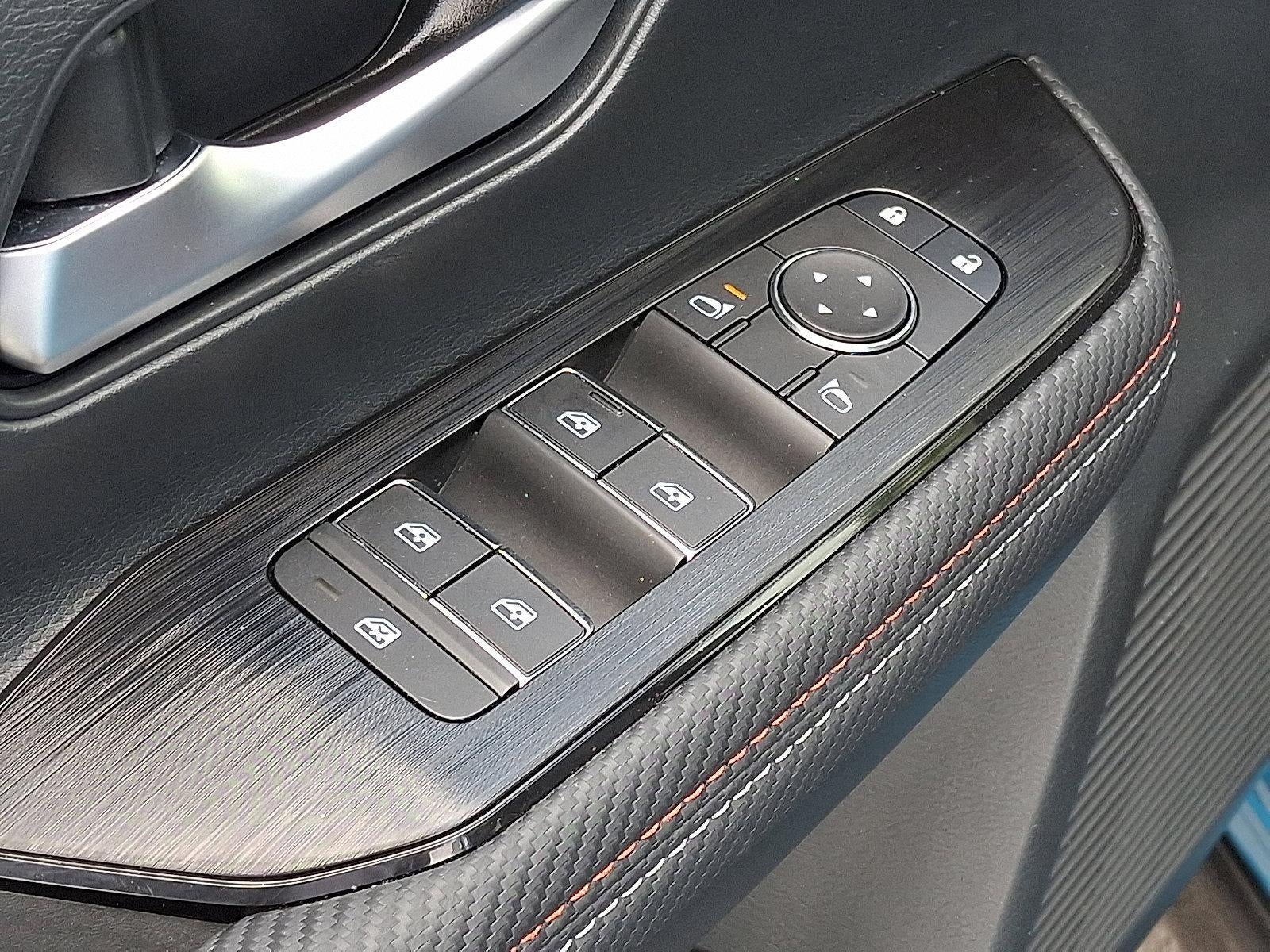 2025 Nissan Kicks SR AWD
