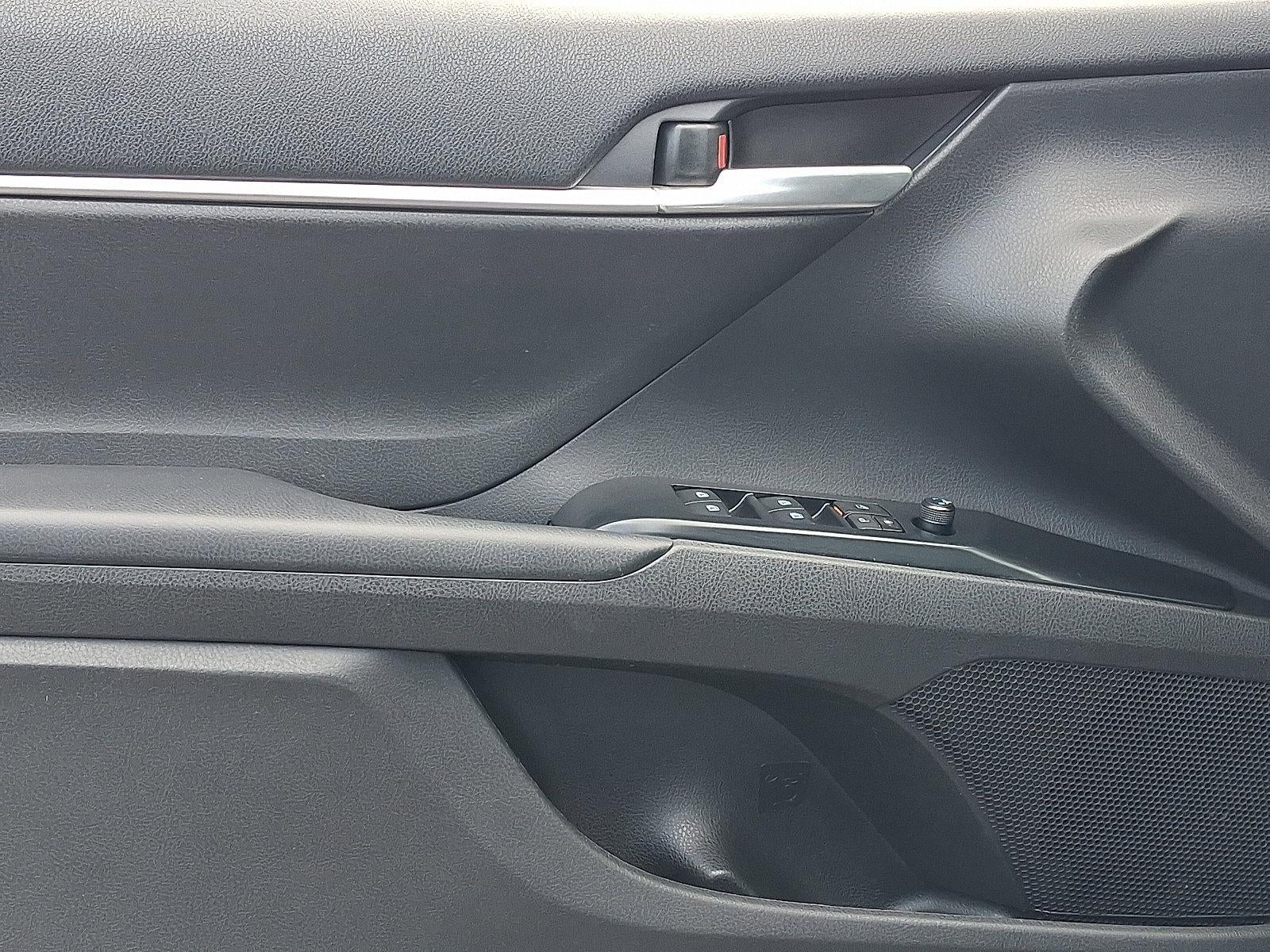 2020 Toyota Camry SE Auto AWD (Natl)