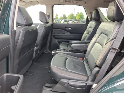 2023 Nissan Pathfinder SL 4WD