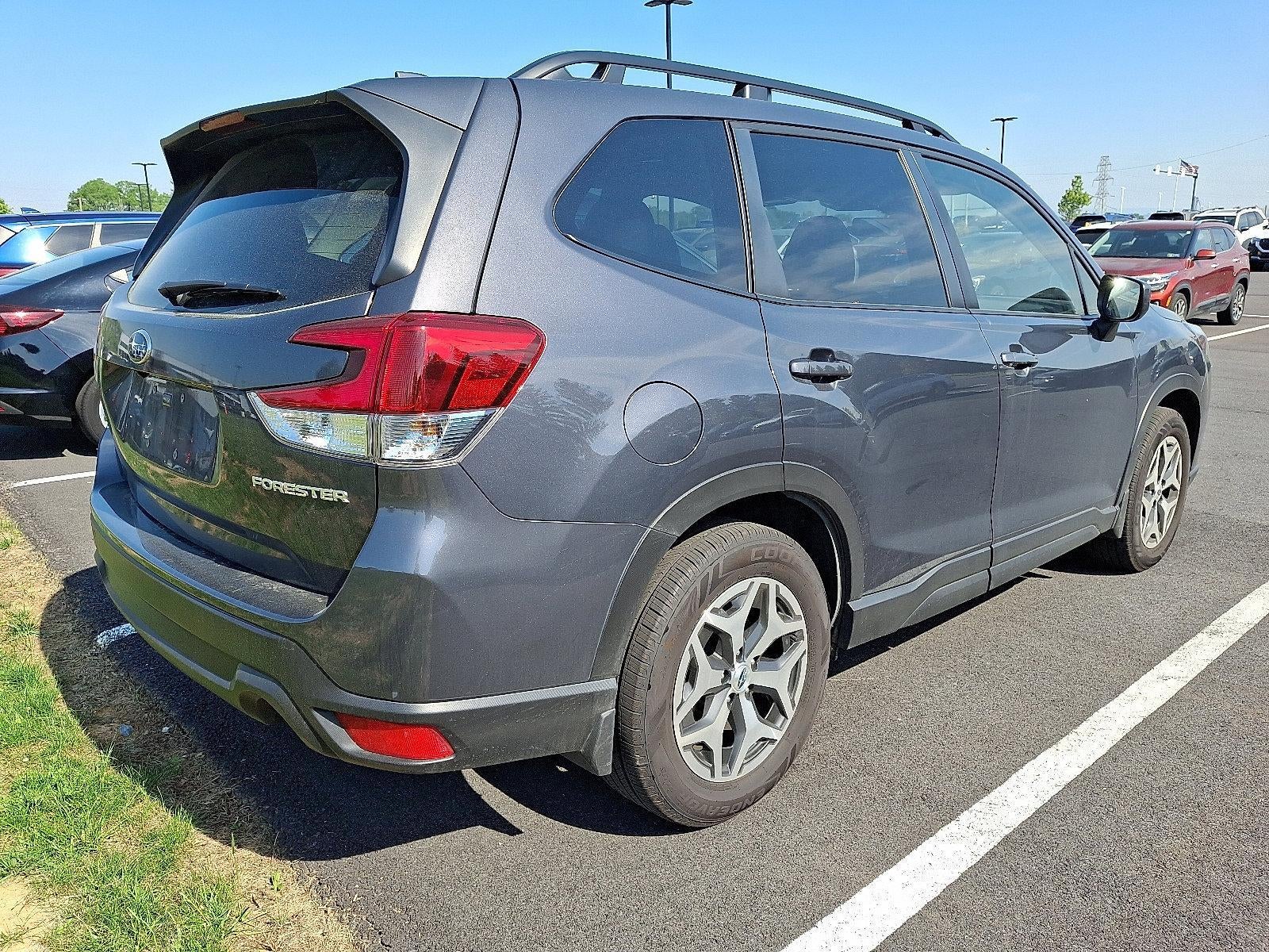 2023 Subaru Forester Premium CVT