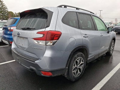 2023 Subaru Forester Premium CVT