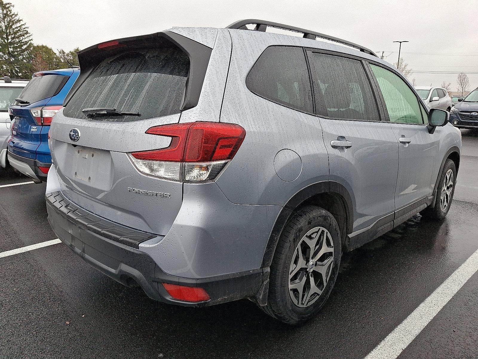 2023 Subaru Forester Premium CVT