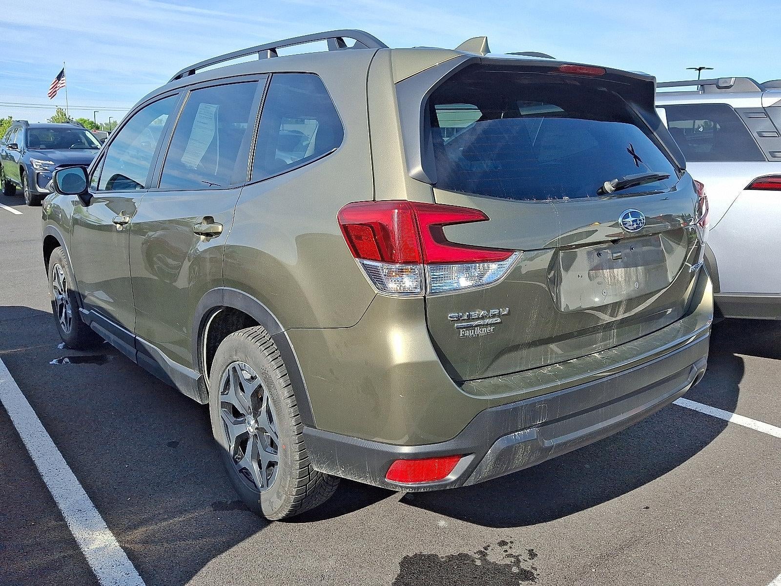 2023 Subaru Forester Premium CVT