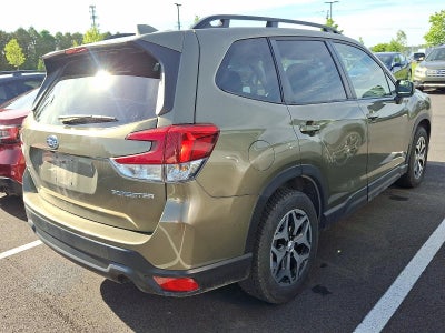 2023 Subaru Forester Premium CVT