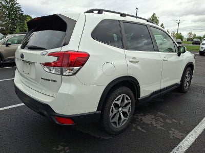 2023 Subaru Forester Premium CVT