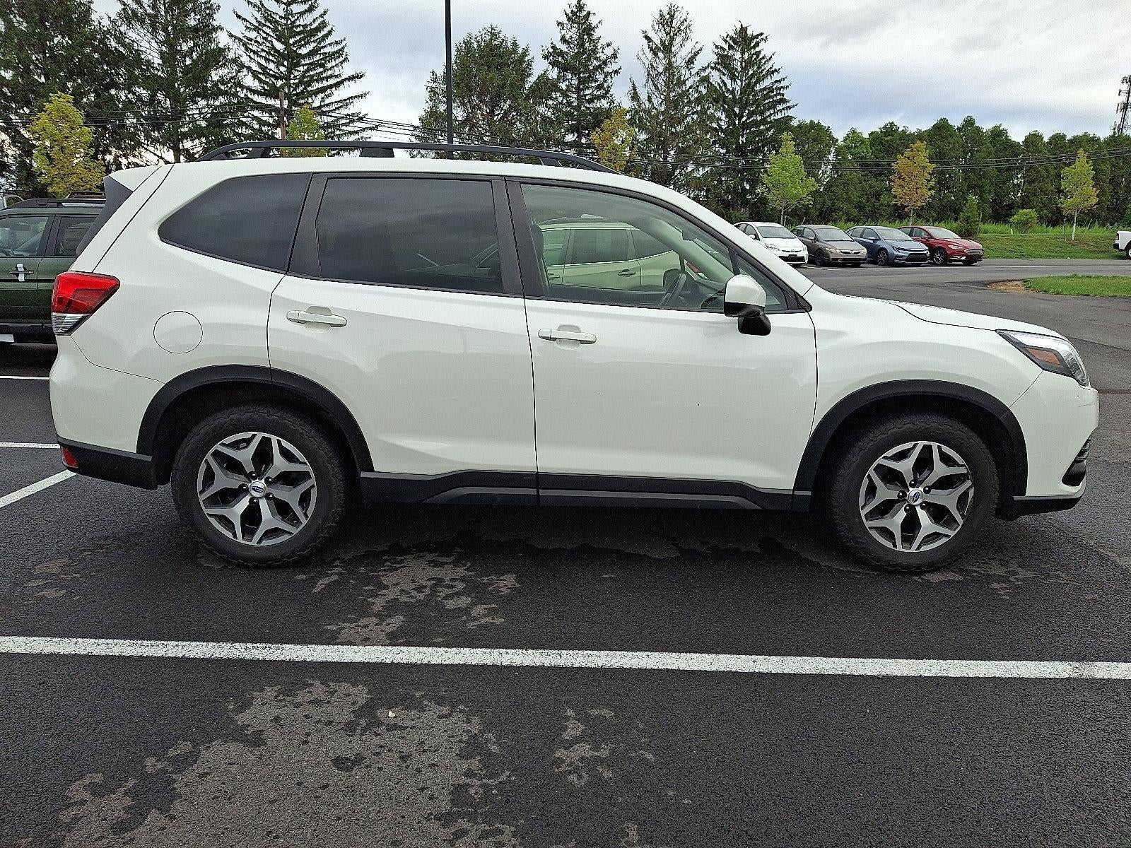 2023 Subaru Forester Premium CVT