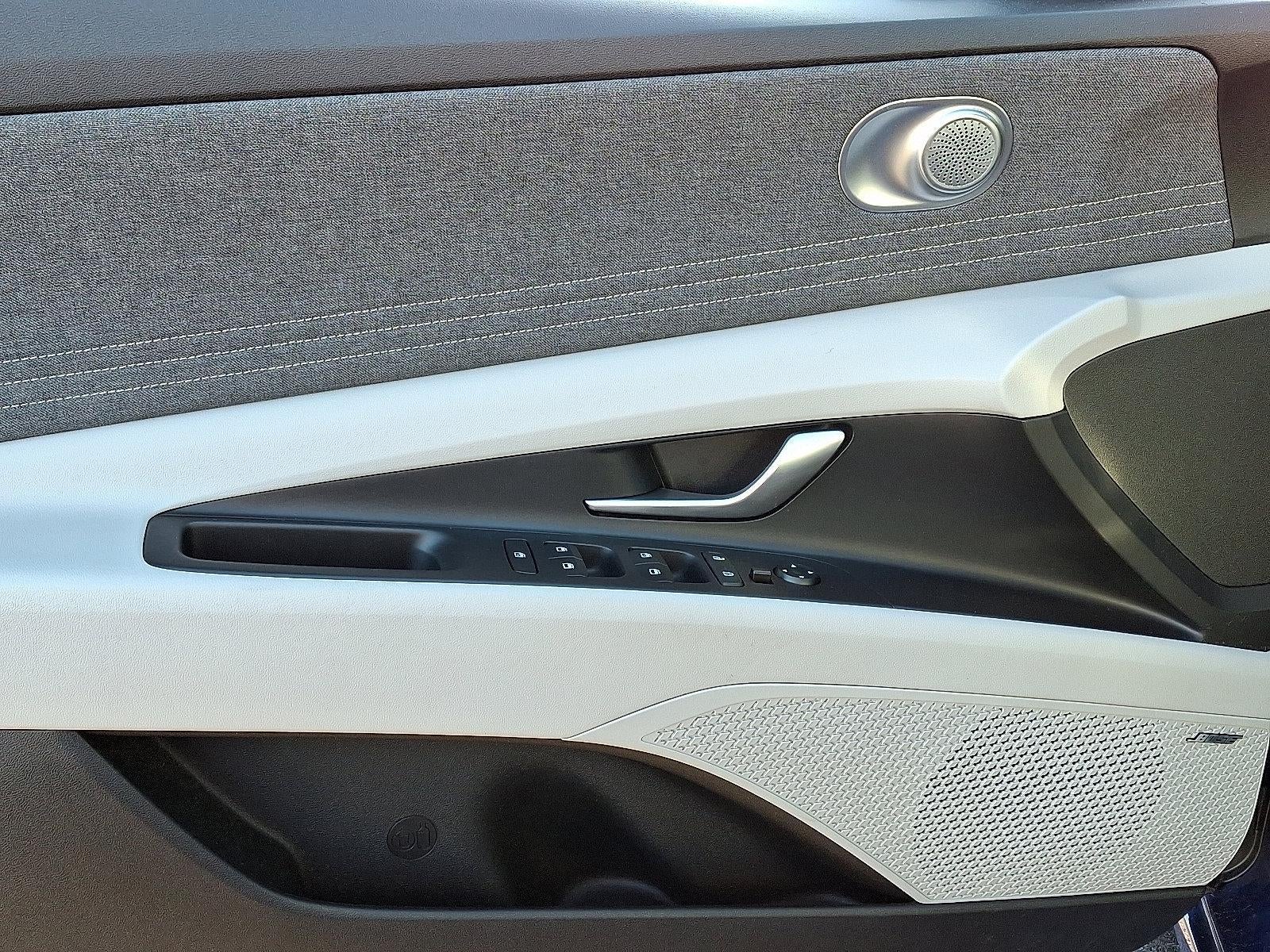 2021 Hyundai ELANTRA Limited IVT *Ltd Avail*